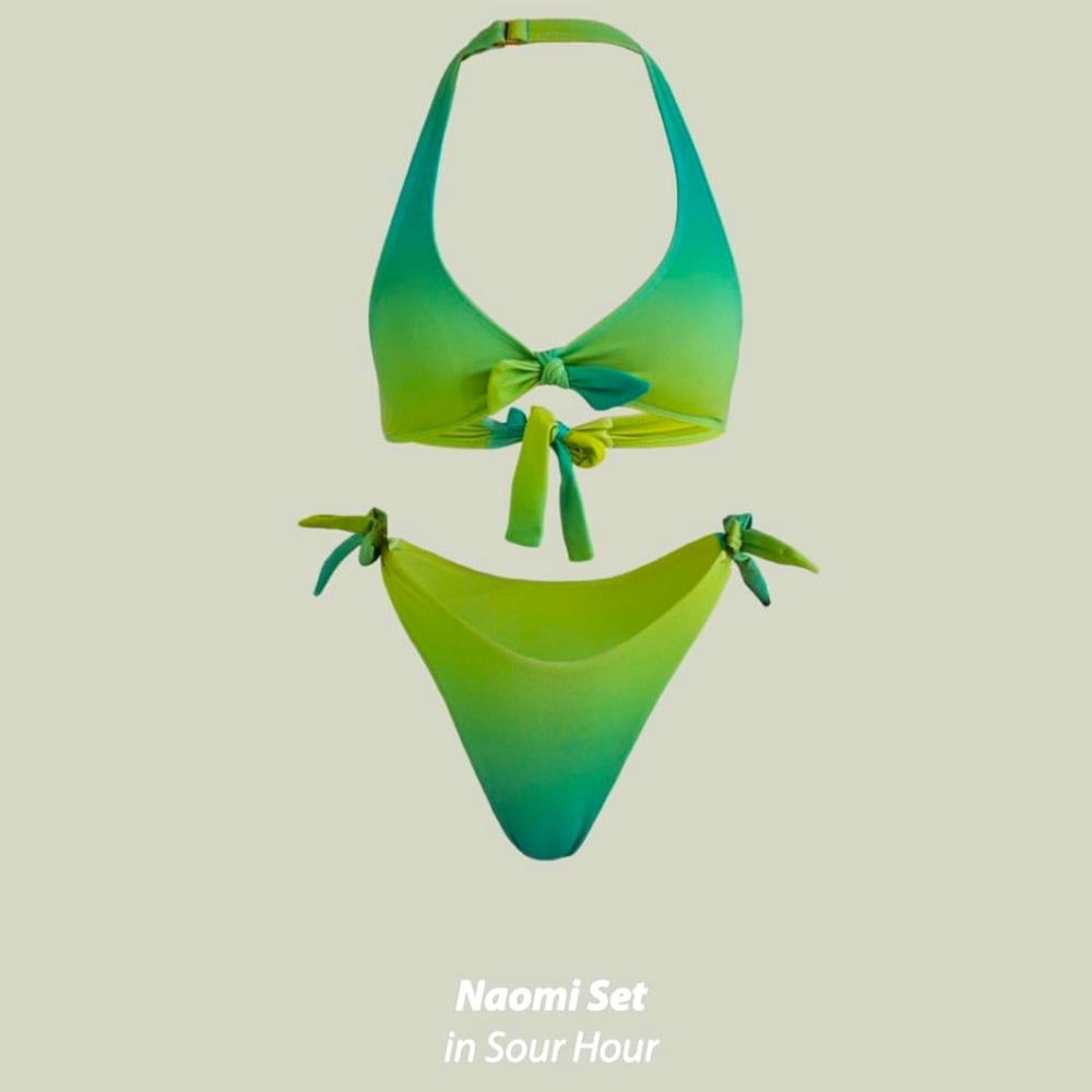 Knight Swim Naomi in SOUR 💚